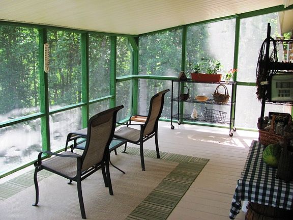4th image of 172 Chestnut Oak Dr