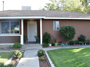 135 E Walnut Ave, Visalia, CA 93277