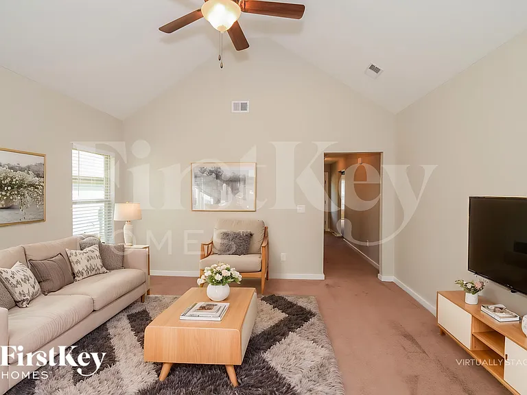 583 Kincaid Cove Ln — Photo 3