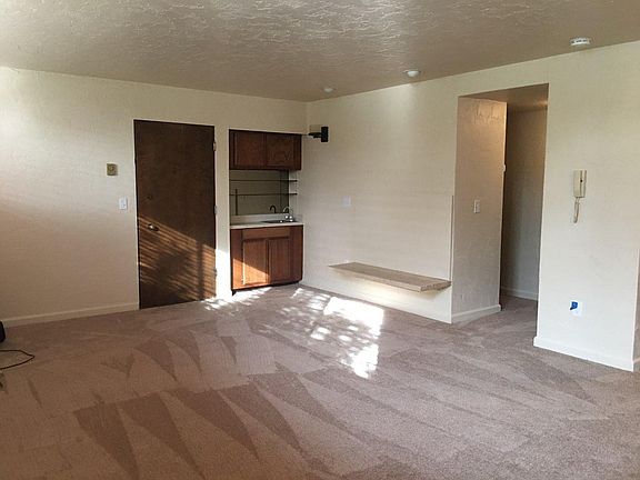 2nd image of 2462 Dexter Ave N