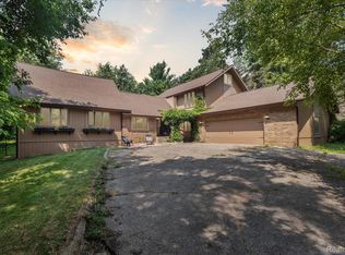 12156 Forest Meadow Dr, Perry, MI 48872
