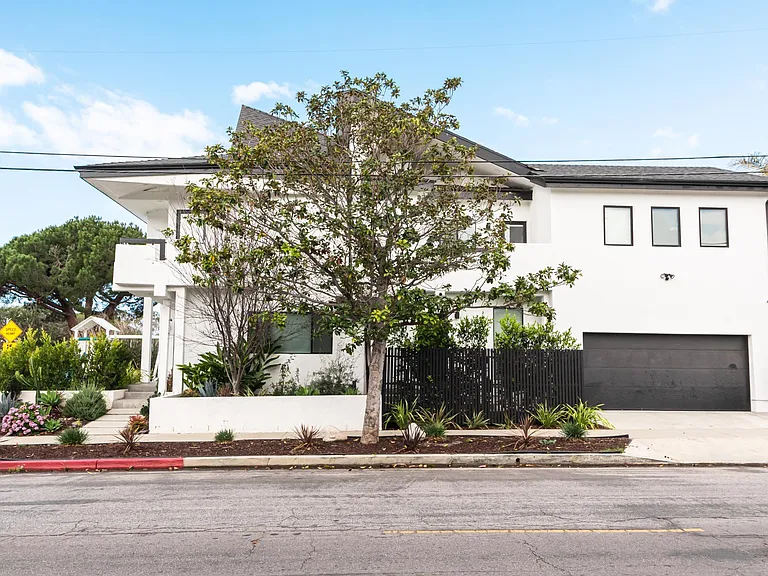 12901 Warren Ave — Photo 32