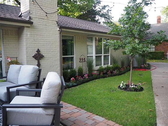 3rd image of 304 Westpark Dr N