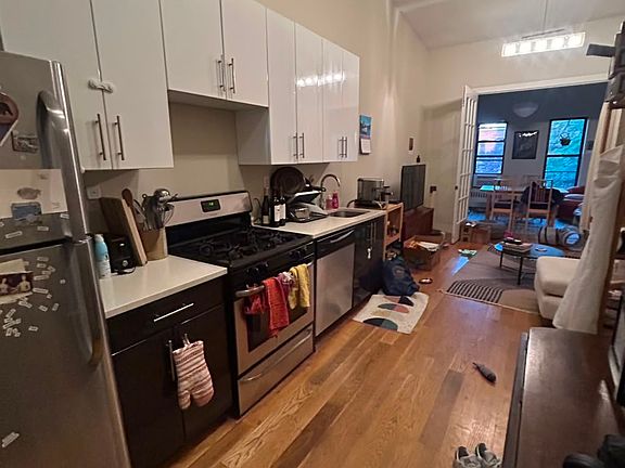 4th image of 351 Melrose St #3