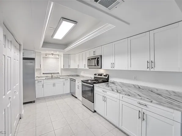 10022 Oxfordshire Ln APT 105, Fort Myers, FL 33908