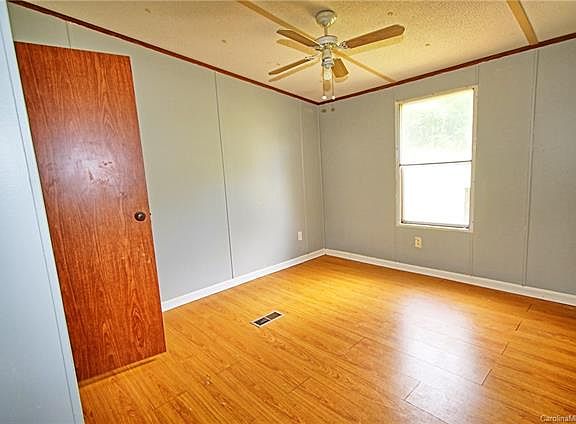 4th image of 7177 Donalds Dr