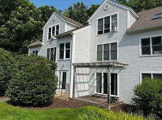 32 Salem Pl, Amherst, MA 01002