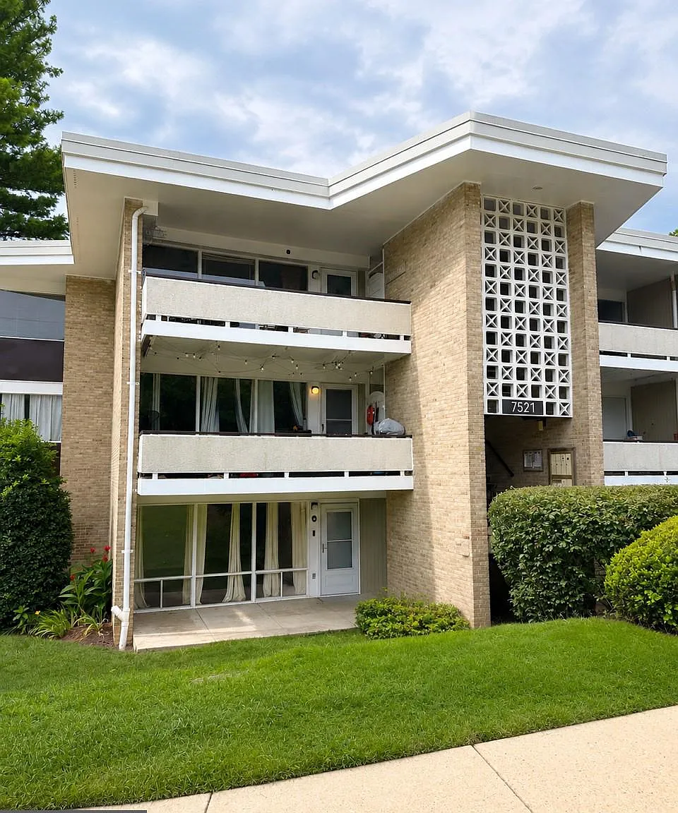 4 bed, 2.0 bath, 1331 sqft, $3,000 — Photo 2