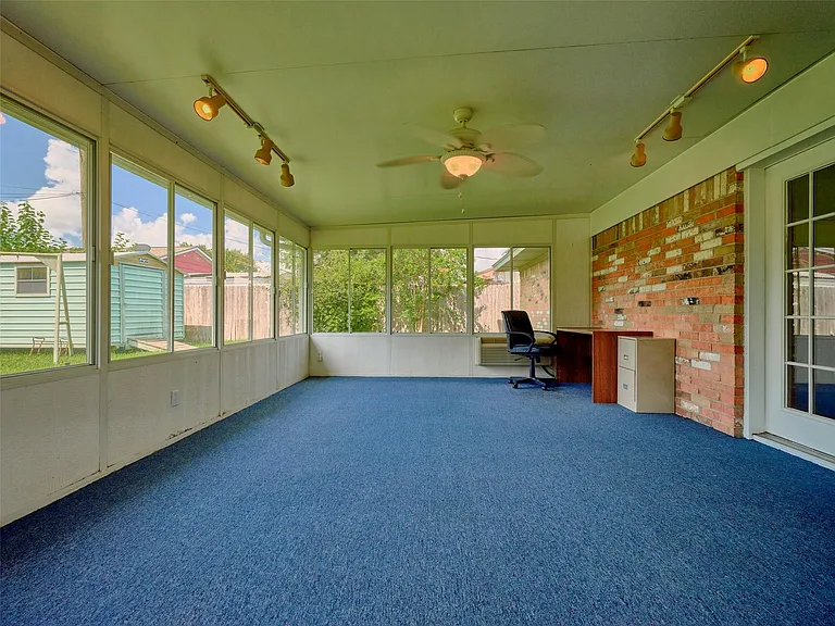 1018 Shawnee St — Photo 23
