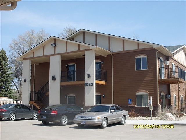 1st image of 1632 Evergreen Dr APT 3