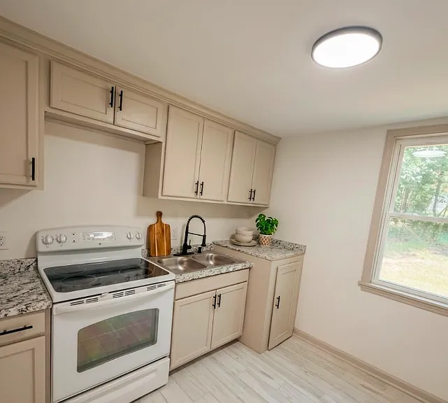 2928 Eutaw St — Photo 14