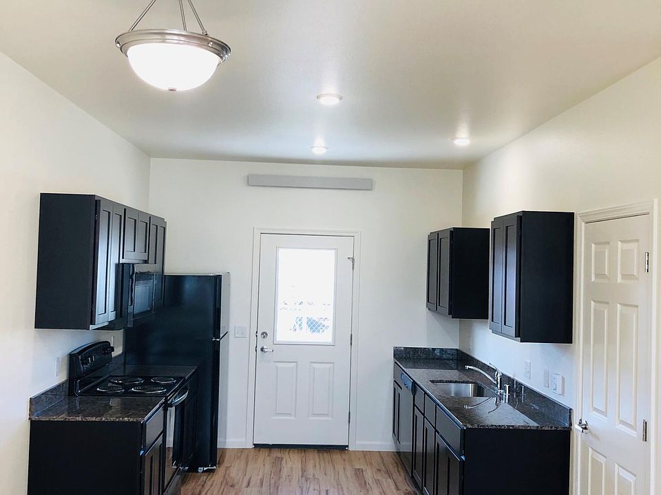 2nd image of 5706 Twins Way Unit 3