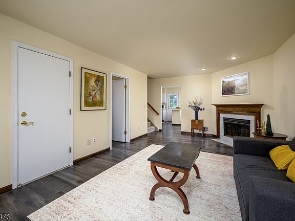 4th image of 1168 Lake Avenue #6