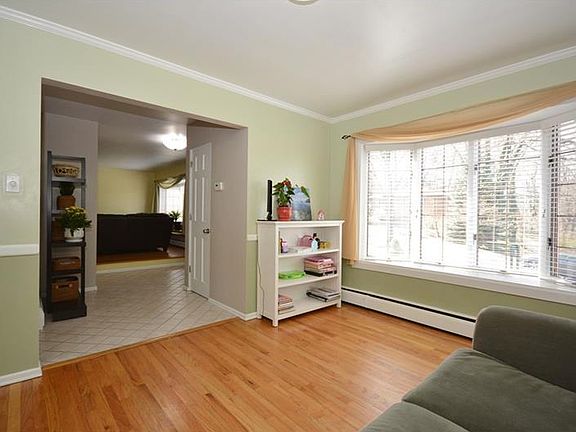 5th image of 1535 Oakwood Dr