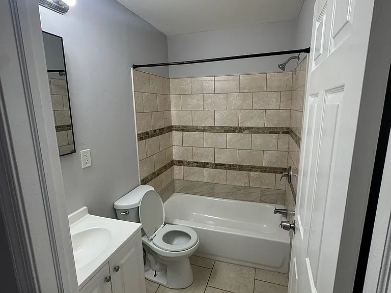 24 E Abbottsford Ave — Photo 13