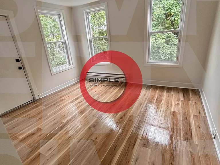 434 Woodward St — Photo 12