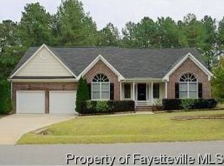 838 Stone Cross Dr, Spring Lake, NC 28390