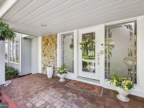 3rd image of 11 Rancocas Ln