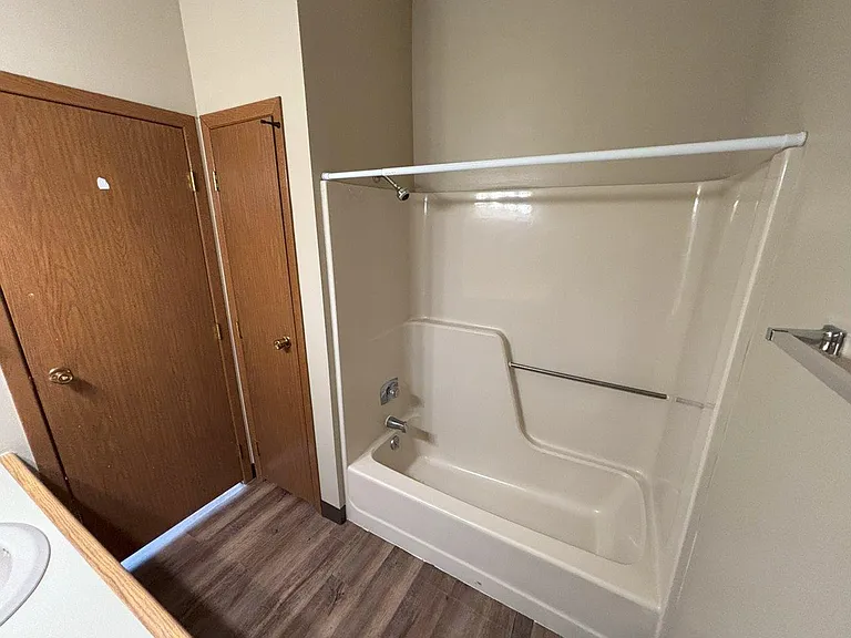 Heritage Apartments — Photo 4