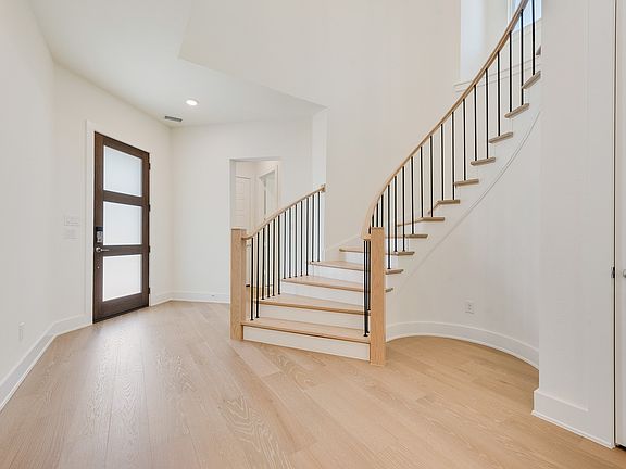 7th image of this home