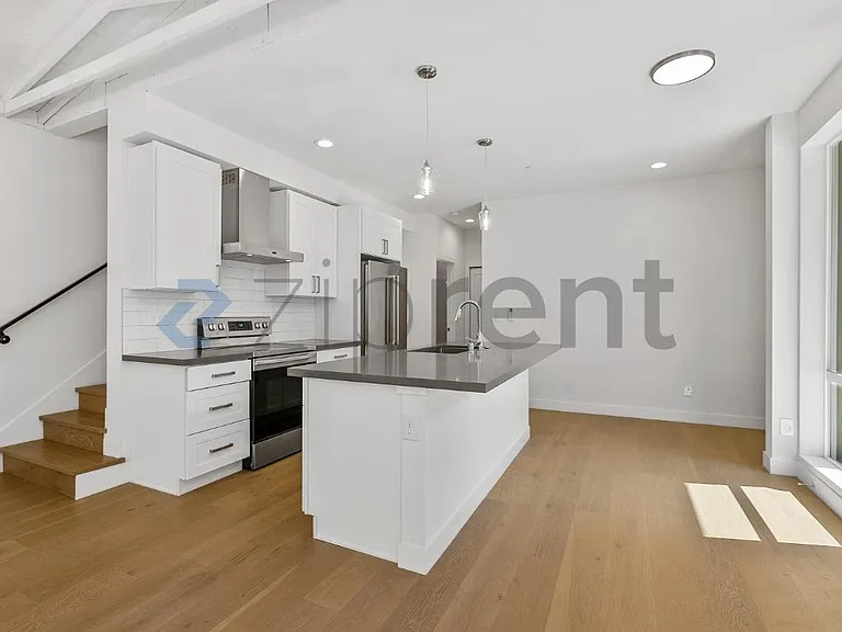 10213 40th Ave SW #C — Photo 15