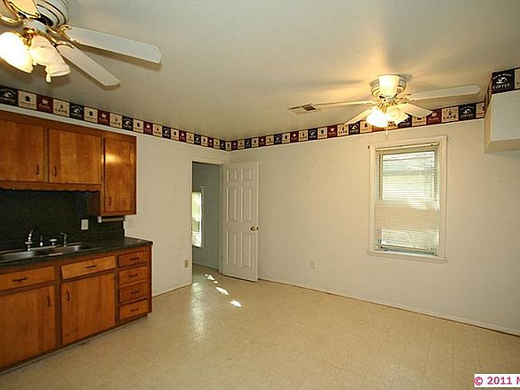 4th image of 302 E Cleveland Ave