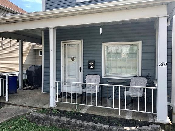 3rd image of 802 Speer St