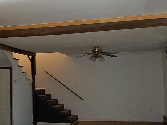 4th image of 902 Frailey Rd