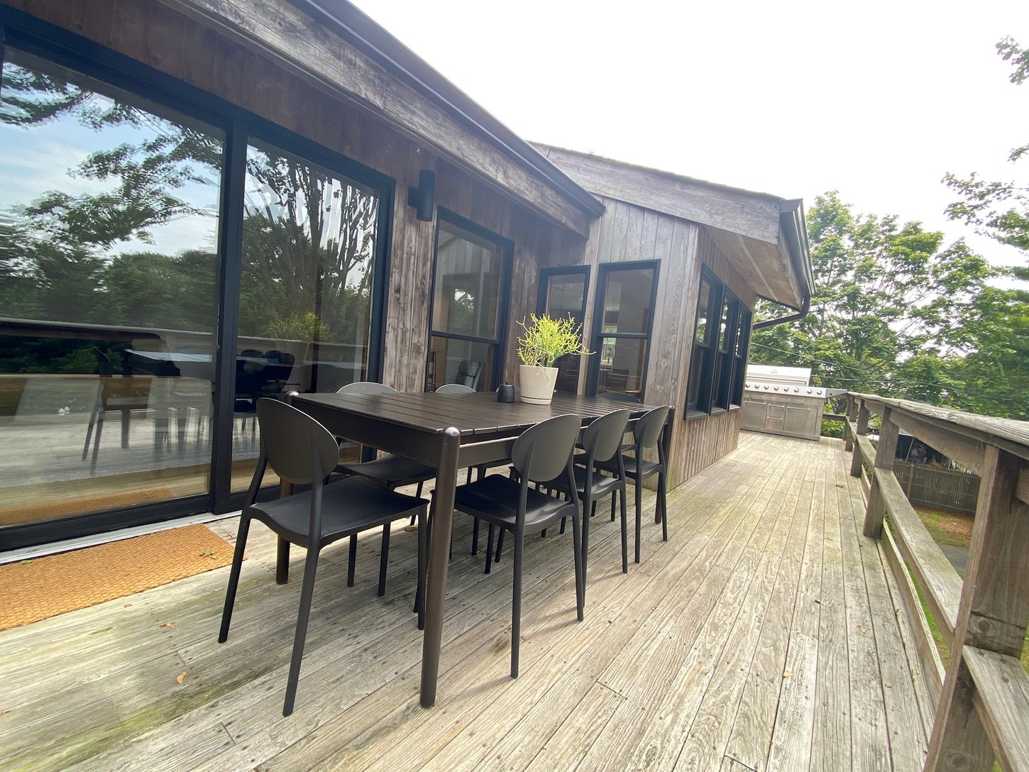 2nd Level Deck & Grill