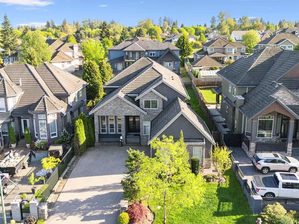 16466 87a Ave, Surrey, BC V4N 1E7