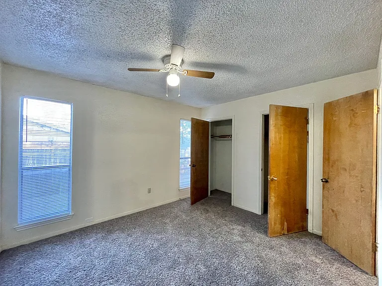 2402 Kirk Cir — Photo 17