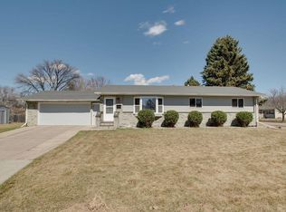 920 11th Ave N, Moorhead, MN 56560