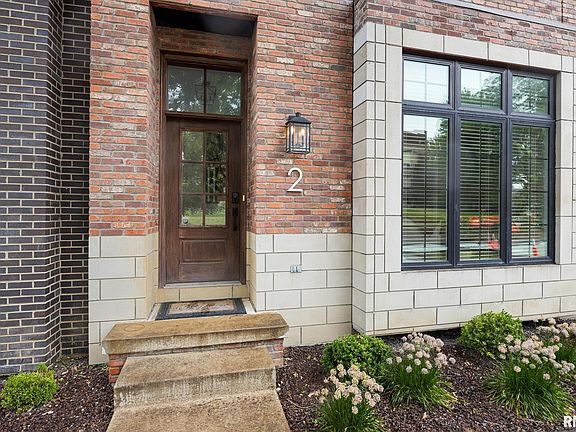 4th image of 824 W Moss Ave #2