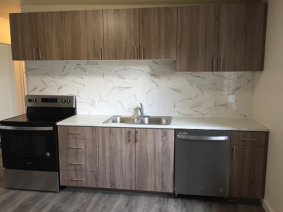 5th image of 1021 E Luetta Dr