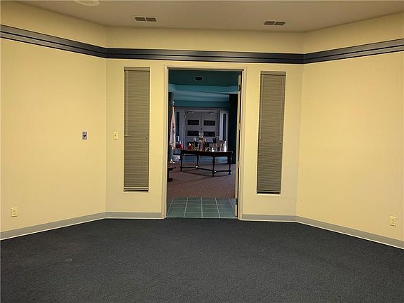 4th image of 5525 Lipes Blvd
