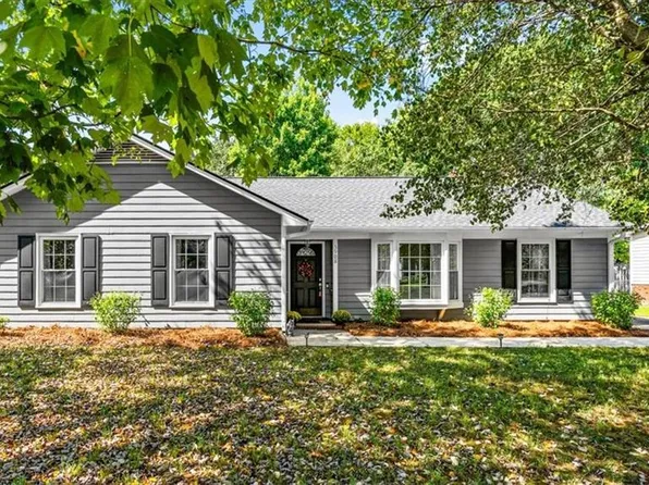 5908 Dawn Ridge Trl, Greensboro, NC 27410