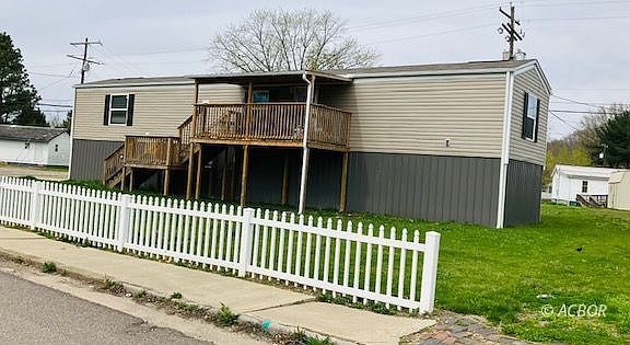 2nd image of 923 S 3rd Ave