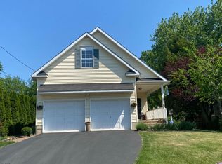 38 New York Ave, Flemington, NJ 08822