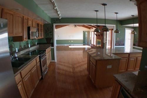 3rd image of 253 Bush Dr