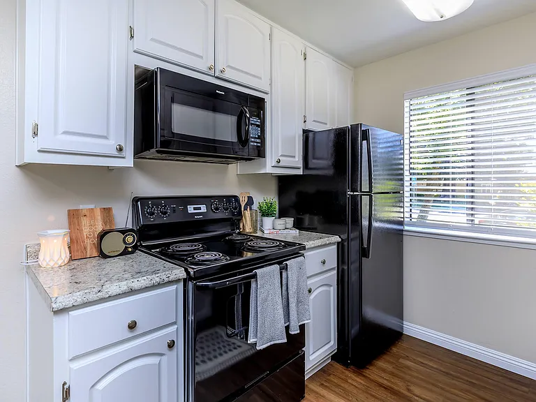 North Creek Apartment Homes — Photo 43