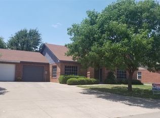 421 Oak St APT B, Burleson, TX 76028