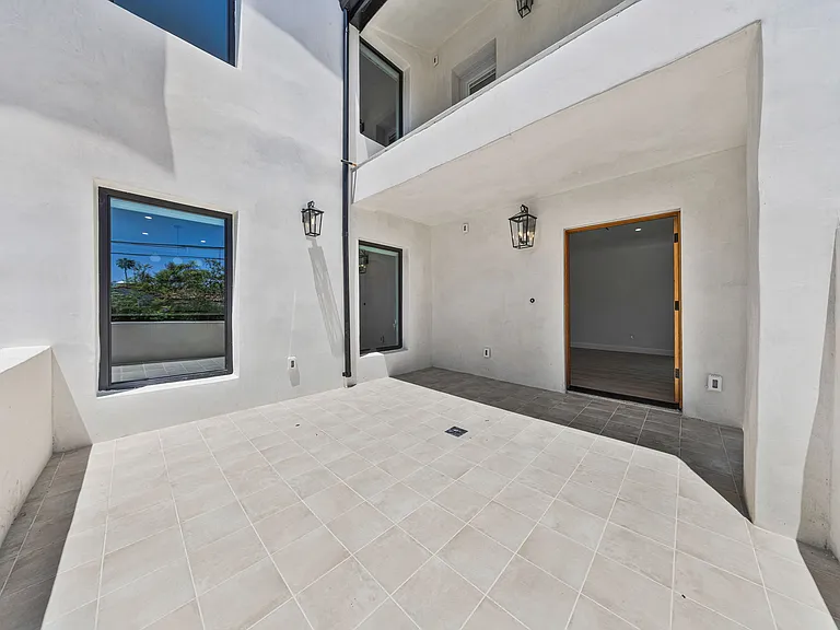Private front Patio