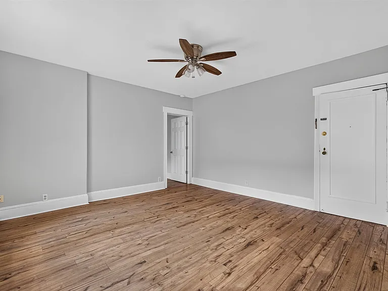 625 Washington St #2 — Photo 6