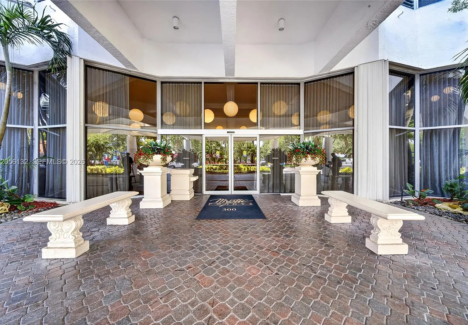 Mystic Pointe Condo No On — Photo 3