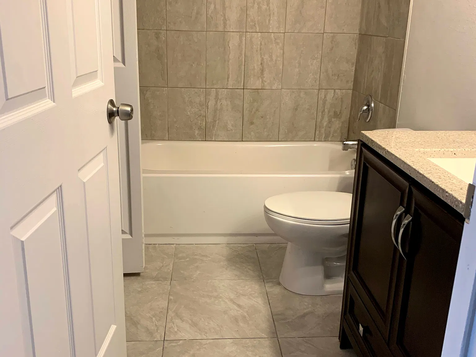 3 bed, 1215 sqft, $2,250 — Photo 4