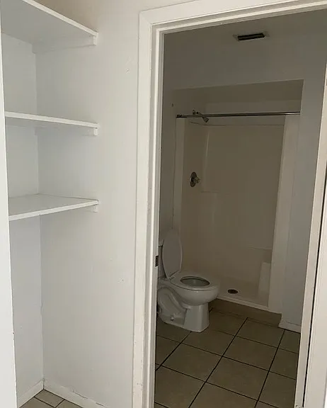 Linen storage / bathroom