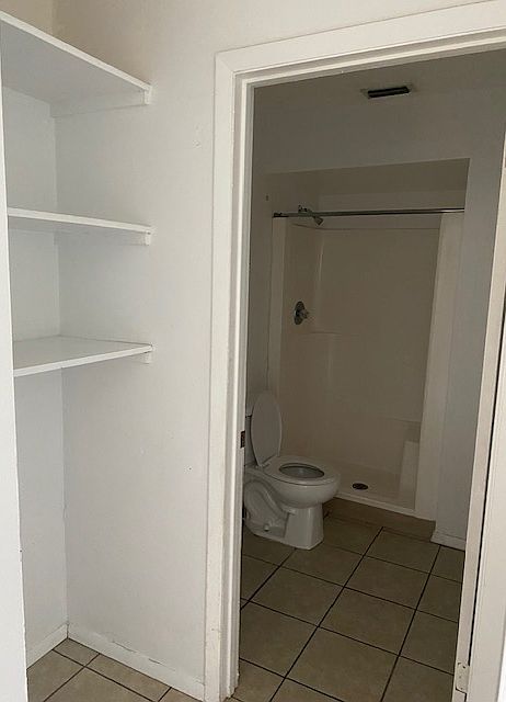 Linen storage / bathroom