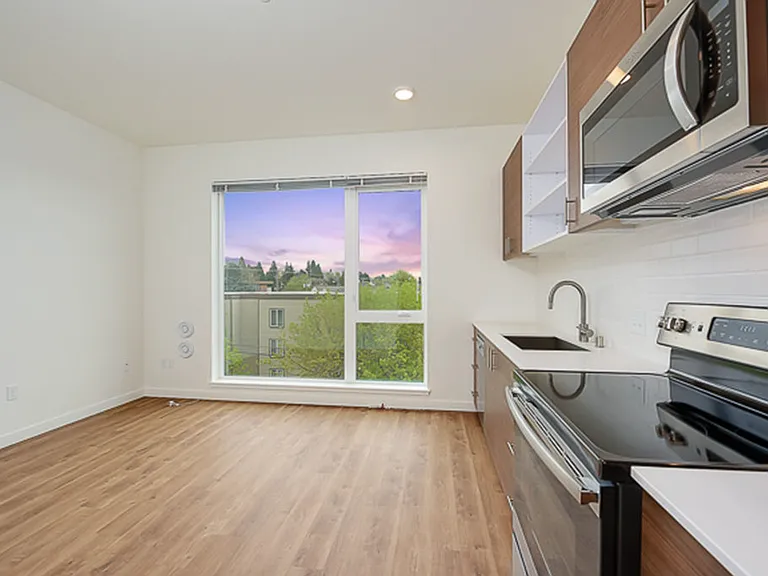 Maple Leaf Flats — Photo 21