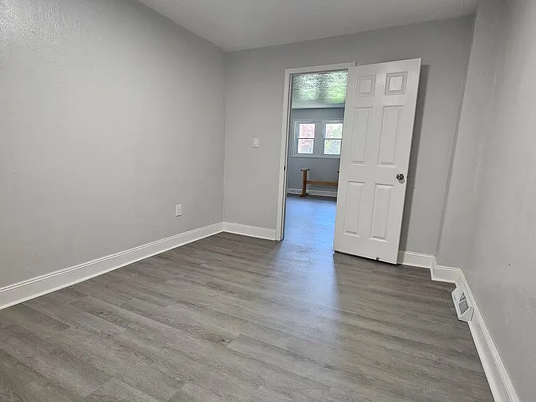14201 Westropp Ave — Photo 14