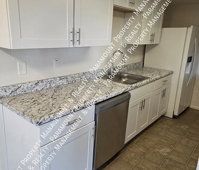 8434 N 34th Dr — Photo 7